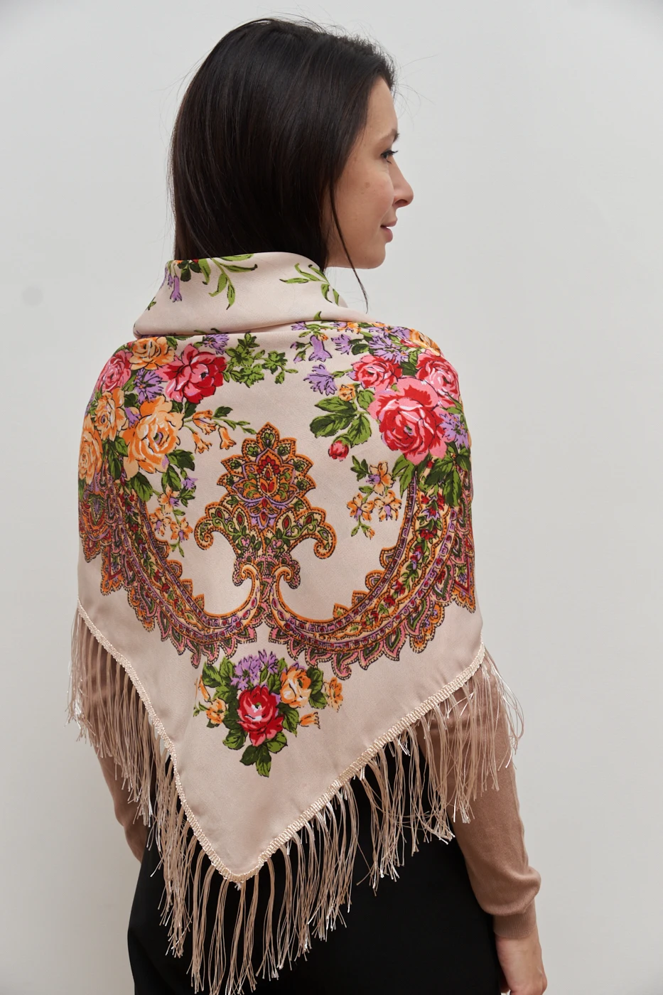 Рисунок 4 - Платок женский с бахромой