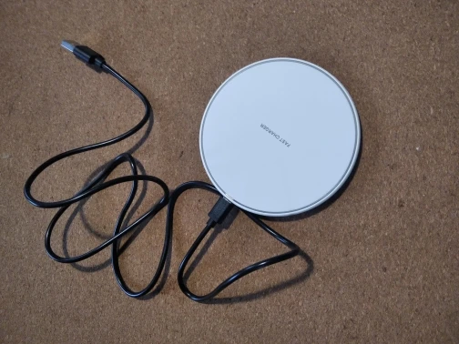 Hyper Charge Pad, Fast Wireless Charging Stand for iPhone, Samsung, Xiaomi & More photo review