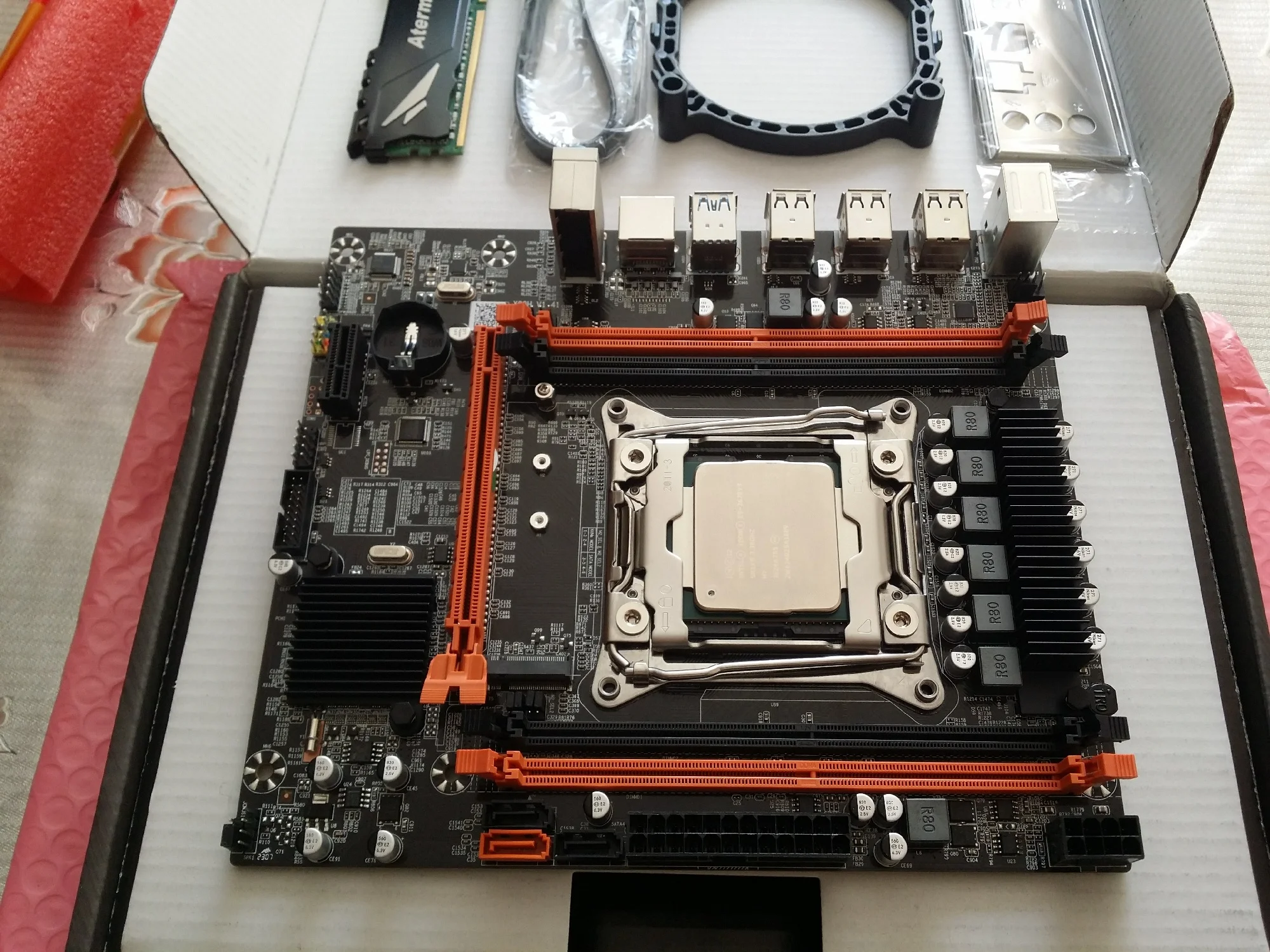 Материнская плата комплект e5 2670v3. X99 xeon e5 2670 v3. X99 xeon e5 2670 v3. Процессор xeon e5 2670 v3. Материнская плата huananzhi x99 qd4.