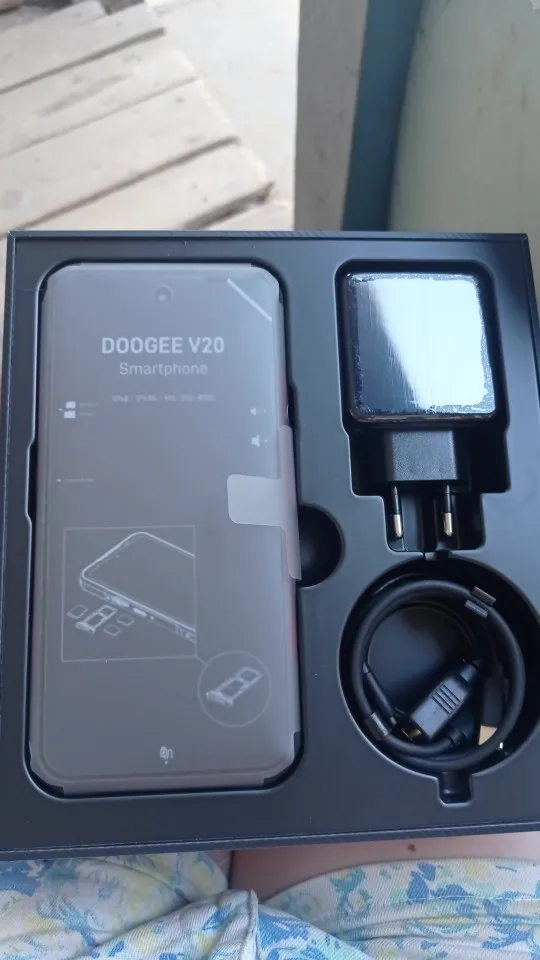 [World Premiere] DOOGEE V20 5G 6.43"FHD AMOLED Display Innovative Rear Display Rugged Phone 8+256GB 64MP Camera 6000mAh Phone