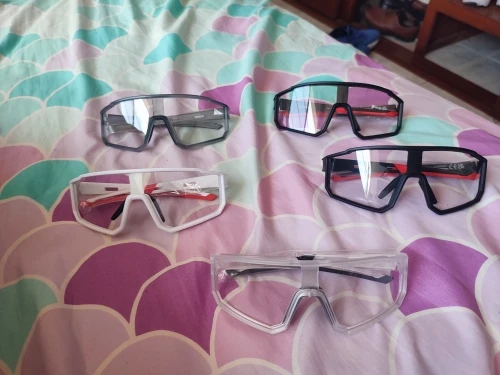 Photochromic Sunglasses for MTB Cycling: Adaptive UV Comfort photo review