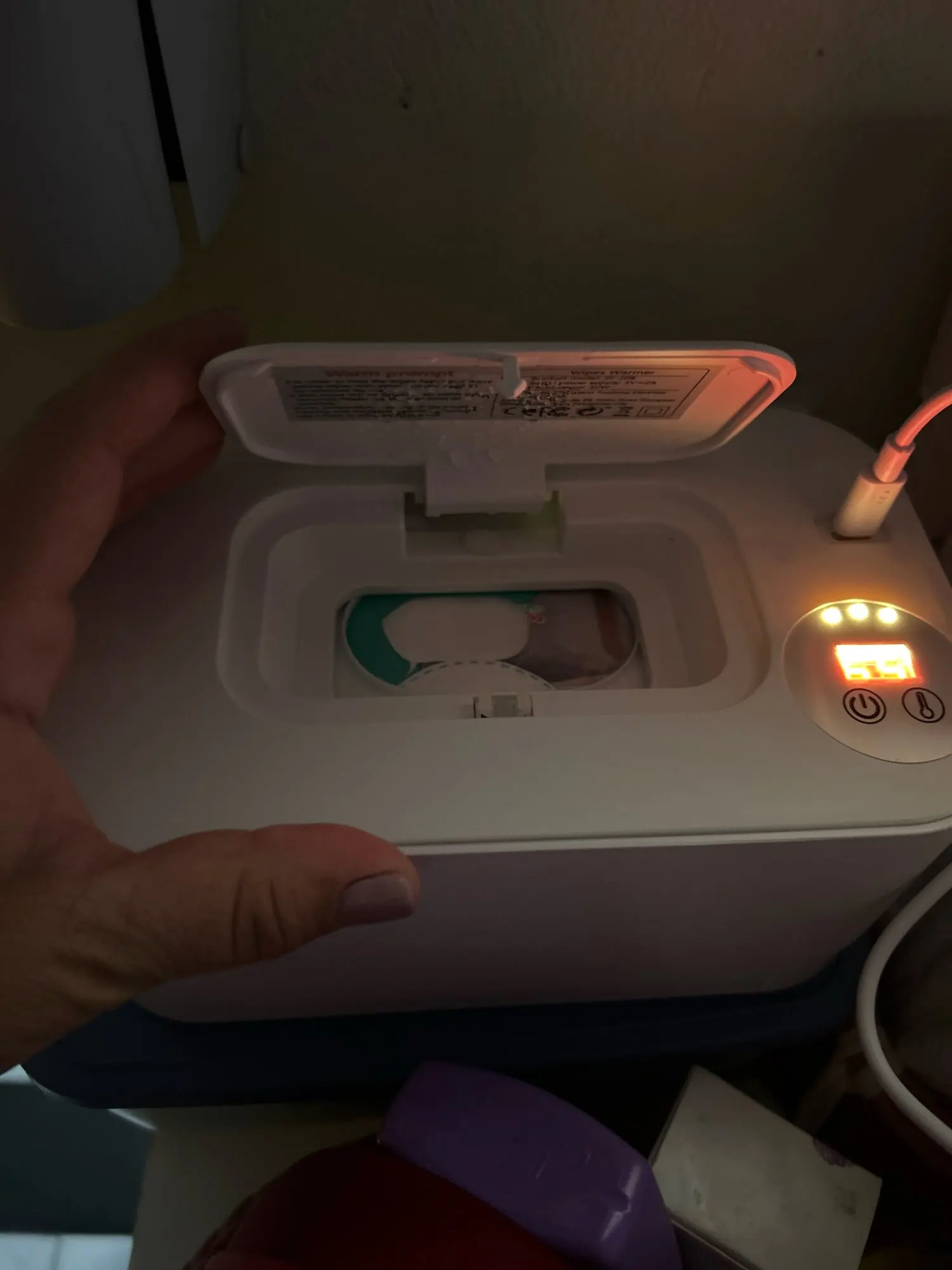 Aquecedor de toalhetes para bebés - foto de análise