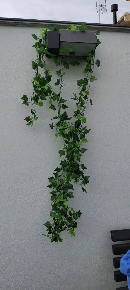 Guirnalda de luces para decoración del hogar, guirnalda de luces con batería para árbol de Navidad, vid Artificial, hojas verdes y flores photo review