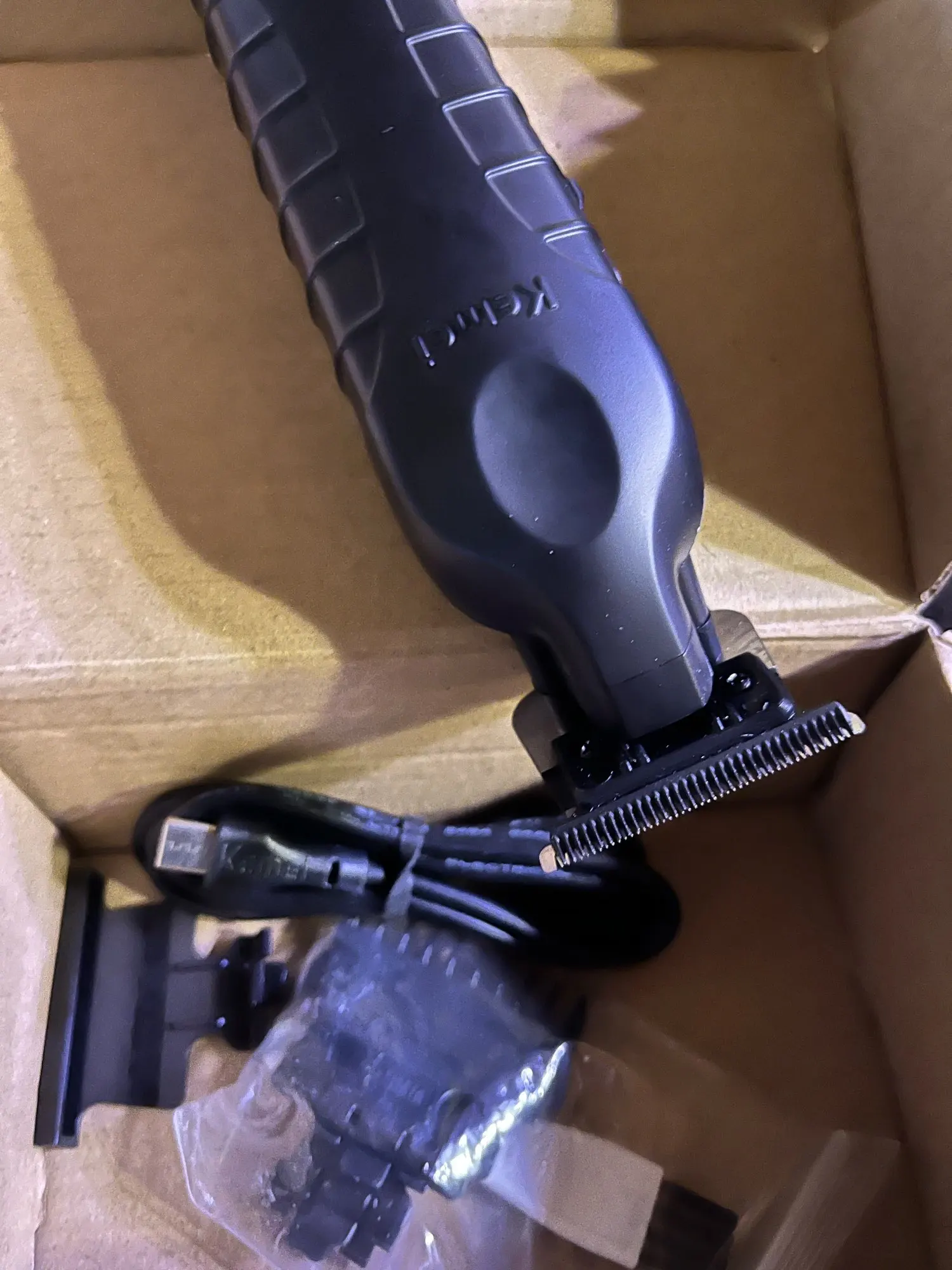 Kemei 2299 barbeiro aparador de cabelo sem fio 0mm zero lacunas escultura clipper detalhe profissional máquina corte acabamento elétrico photo review