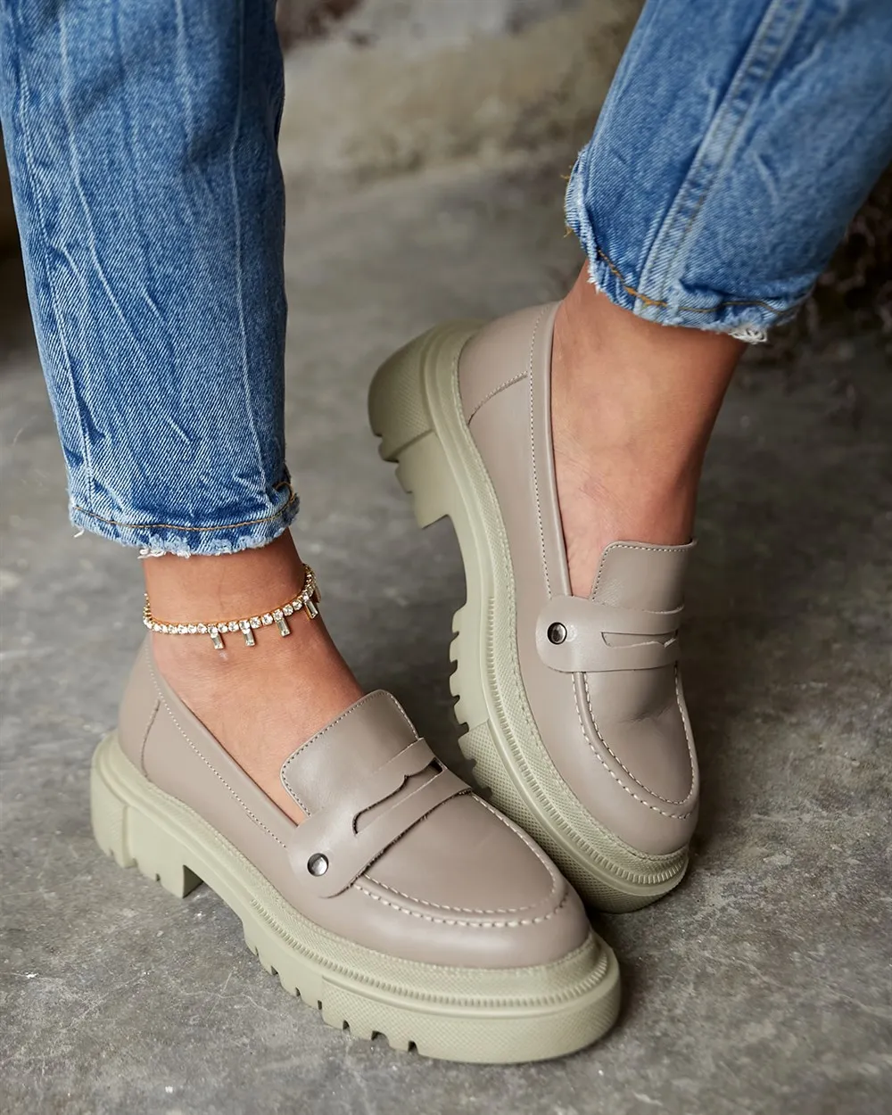 

Simon Interior Exterior Genuine Leather Thick Flat Platform Sole Two accessories three different looks Beige Mink Black Loafer P