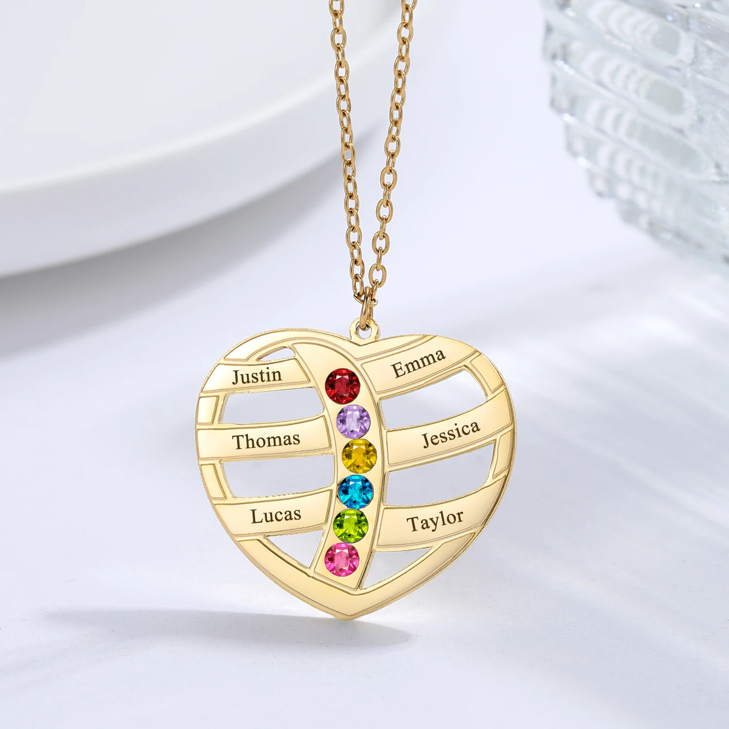 

Customized Name Necklace With Birthstone Heart Shape Engraved Family Names Pendant Stainless Steel Necklaces Jewelry Gift