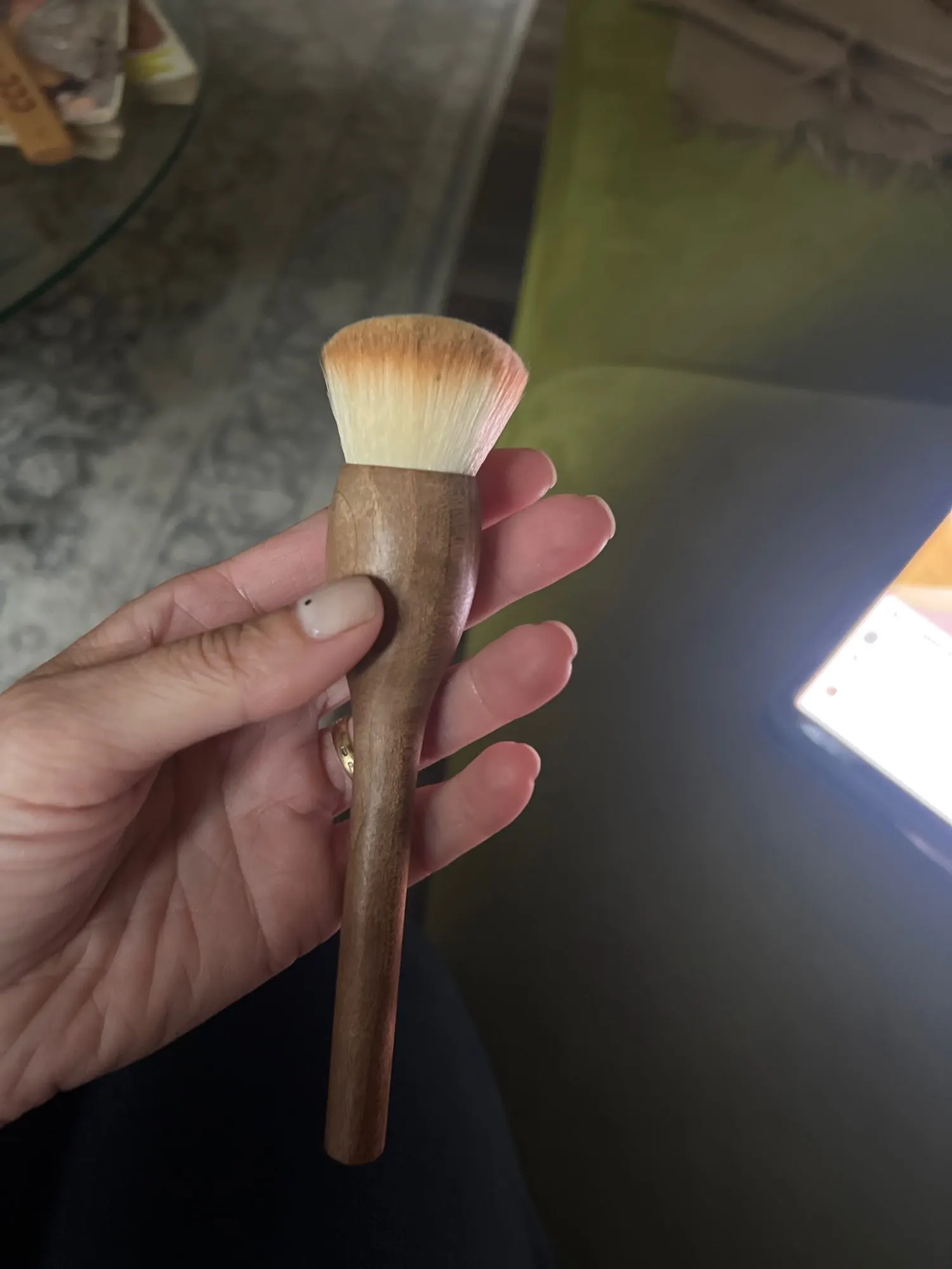 New 1Pcs European Vintage Wood Handle Makeup Brush High Quality Walnut Loose Powder Blush photo review