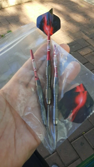 Fléchettes Acier Inoxydable 24g – Lot de 3 Ailettes Aurore Rouge Anti-Chute photo review