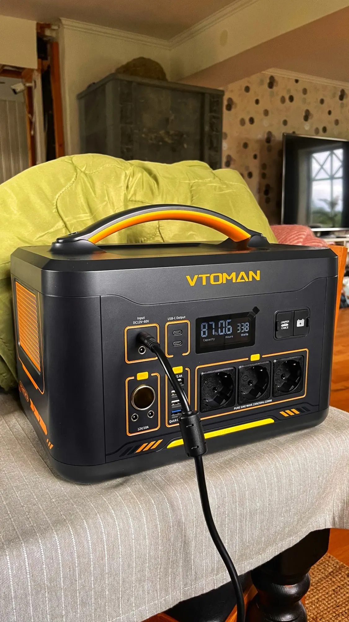 VTOMAN JUMP 2200 / JUMP 1800 Portable Power Station 828/1548Wh LiFeP04 Battery Solar Generator Solar for Home Outdoor Camping photo review