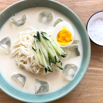 맷돌로 갈은 콩국수 콩물1L + 생면사리 (3인분)