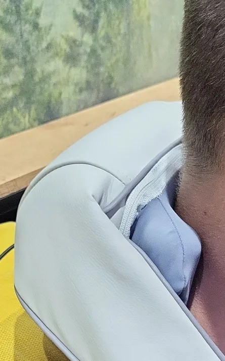 ReFresh - Nacken- und Rückenmassagegerät (Beige) photo review