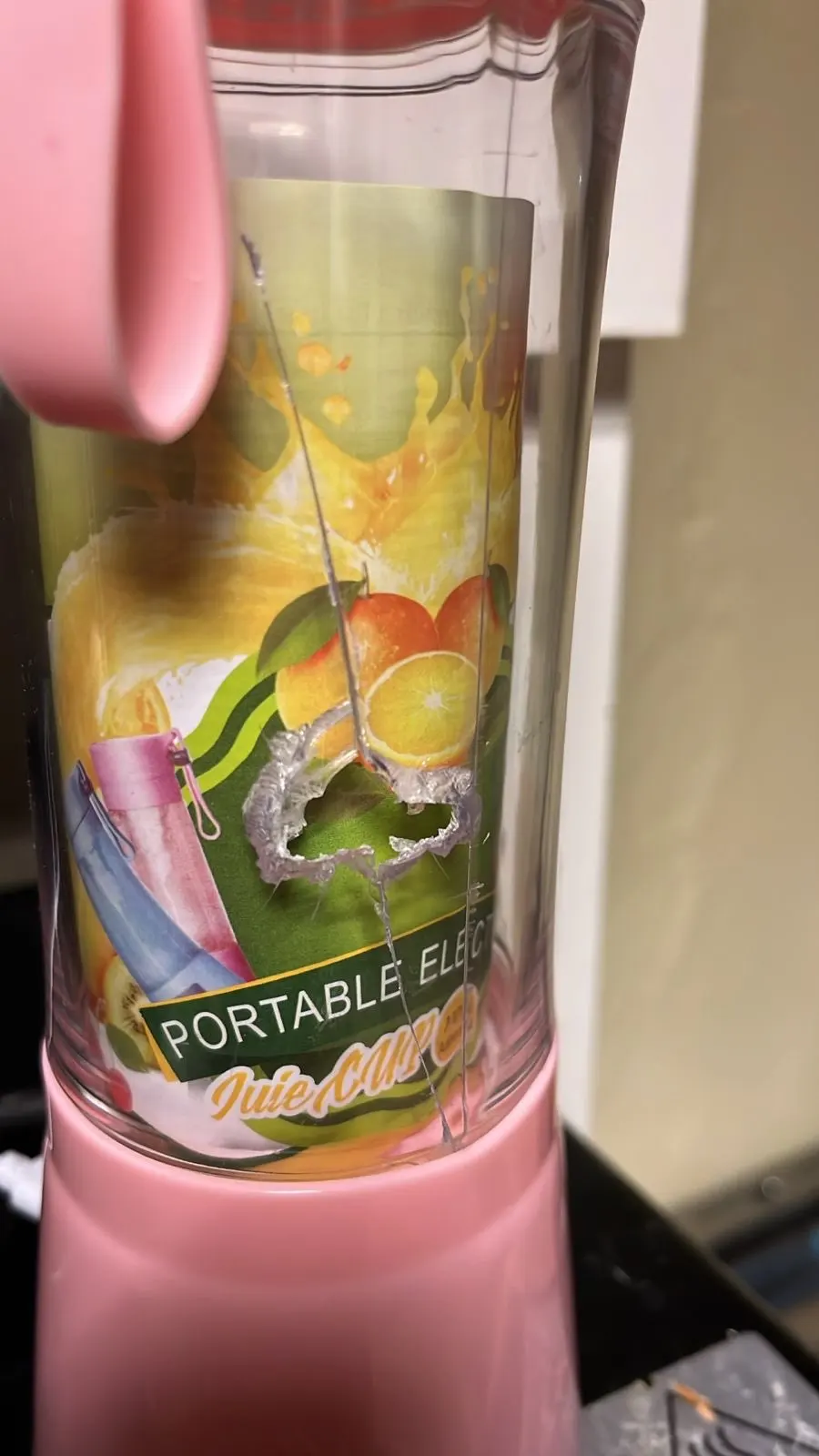 🍓 שייקים בכל מקום! בלנדר מיני נייד 380 מ"ל – אידיאלי לשייקים ופירות בנסיעות. 🔋 נטען ב-USB, קומפקטי ונוח לשימוש בכל זמן!