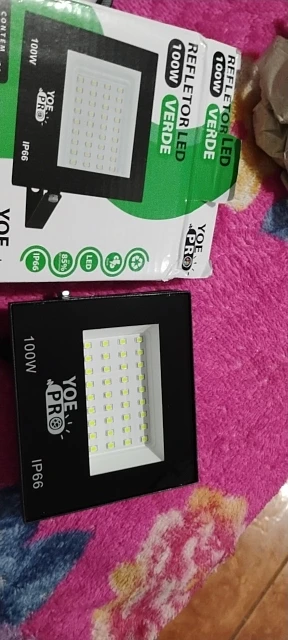 Refletor Led 100w Holofote Bivolt Prova Dágua Luz Branco Forte photo review