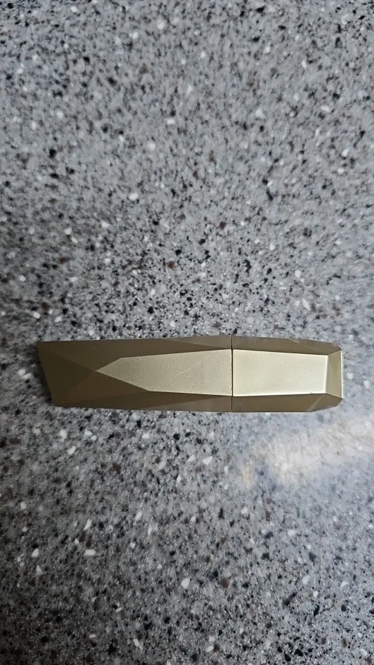 Red Metallic Longlasting Glitter Lip Glaze Lipstick photo review