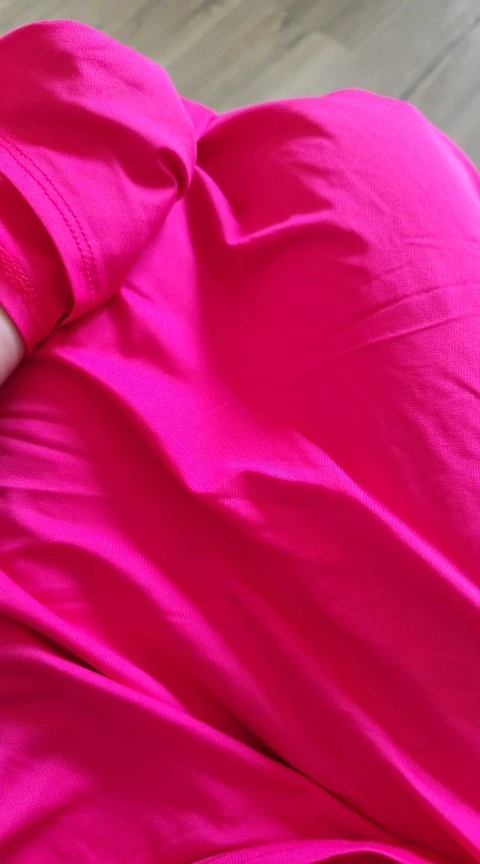 Backless Black Crop Top - Slim Fit Summer Tee with O-Neck Design photo review