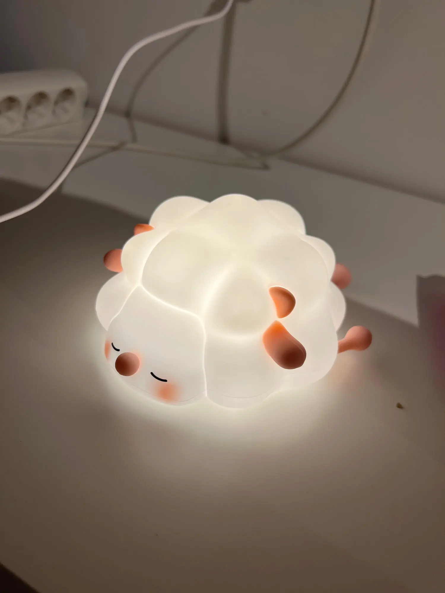 Adorable Dreams: Cute Silicone LED Night Light – Touch Sensor, Perfect Kid's Holiday photo review