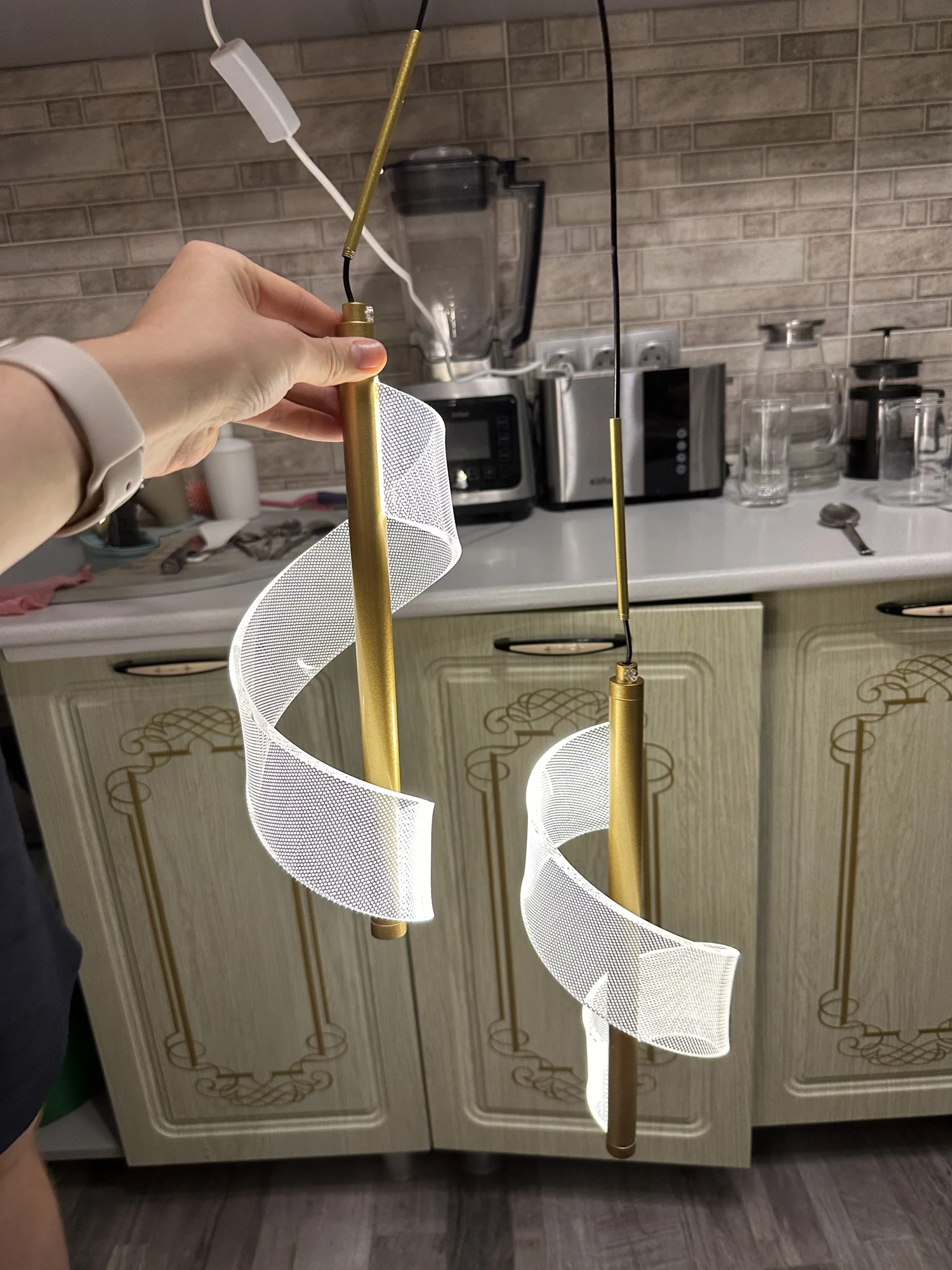 LED Pendant Lights for Stylish Indoor Illumination in Bedrooms, Living Rooms, and Dining Areas photo review