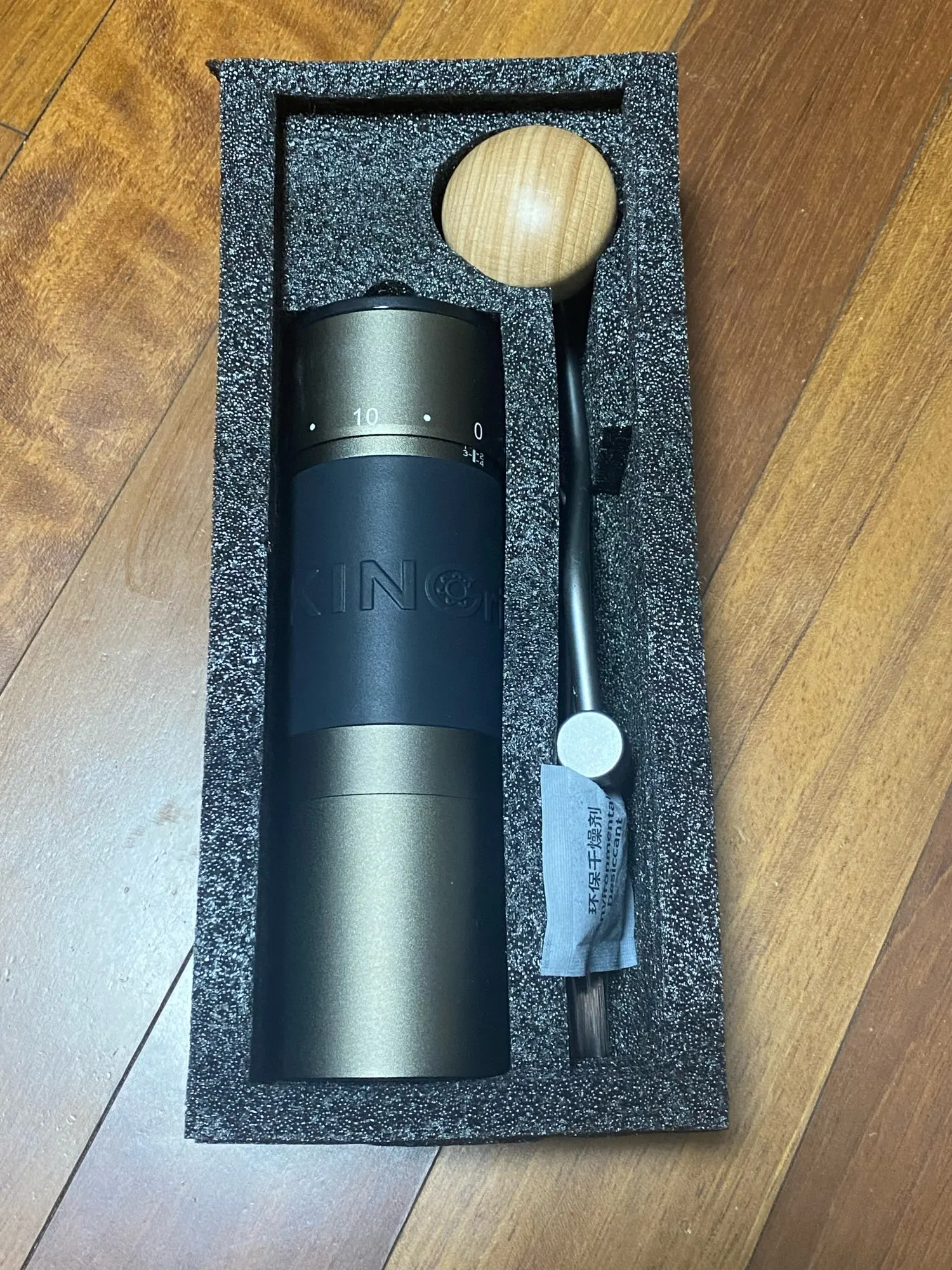 Kingrinder K4 /K6 manual coffee grinder portable mill 420stainless steel 48mm stainless steel Titanium plating burr photo review