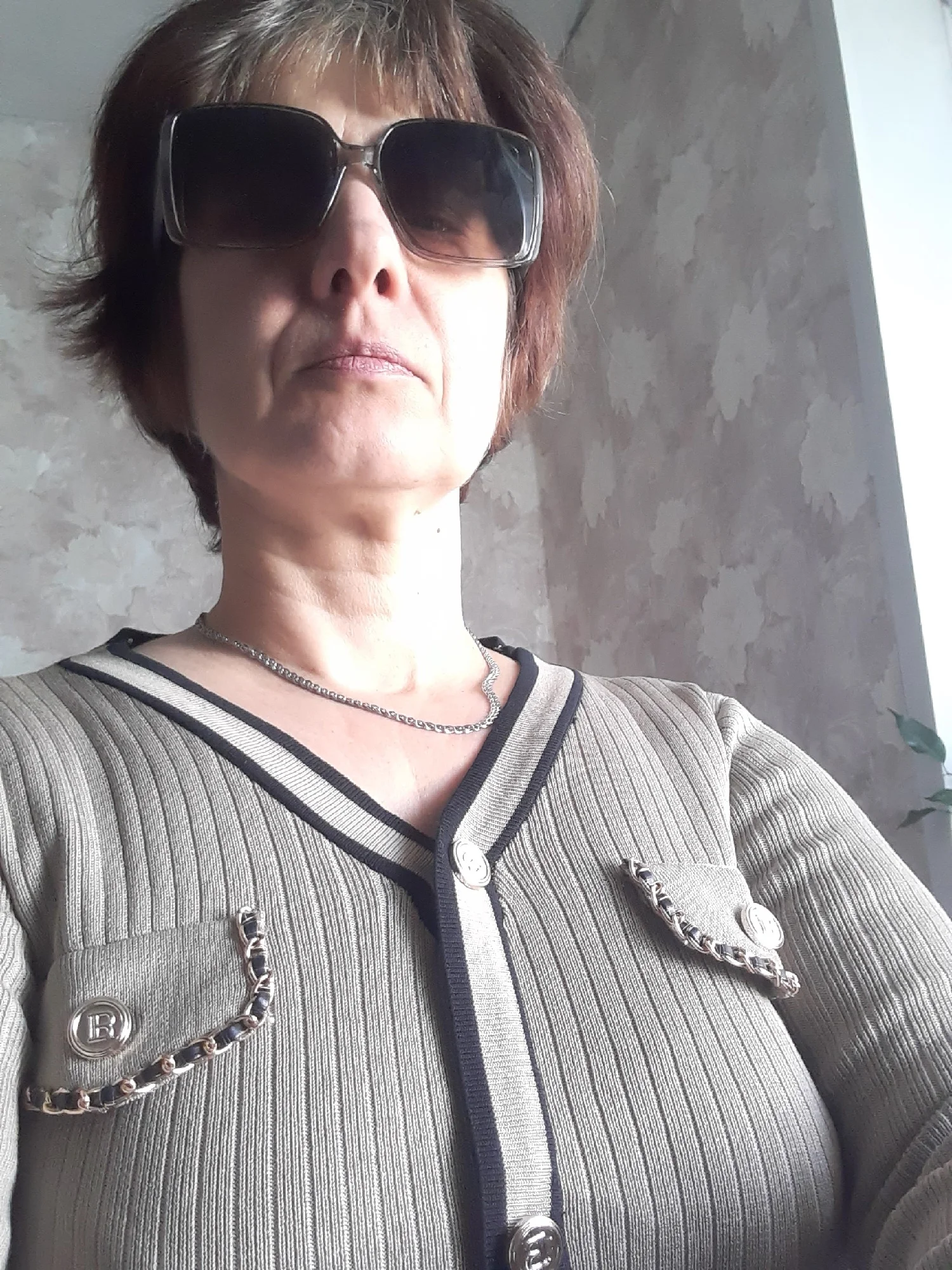 Temperament V Neck Knitting Slim Short Sweater photo review