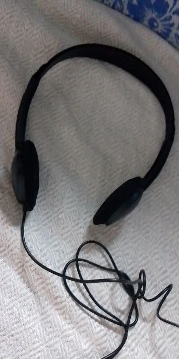 Comfortable Wearing Noise Reduction ABS Portable Headphone Wired Headset Earbud Stereo 3.5mm Clear Gaming for Gamer photo review
