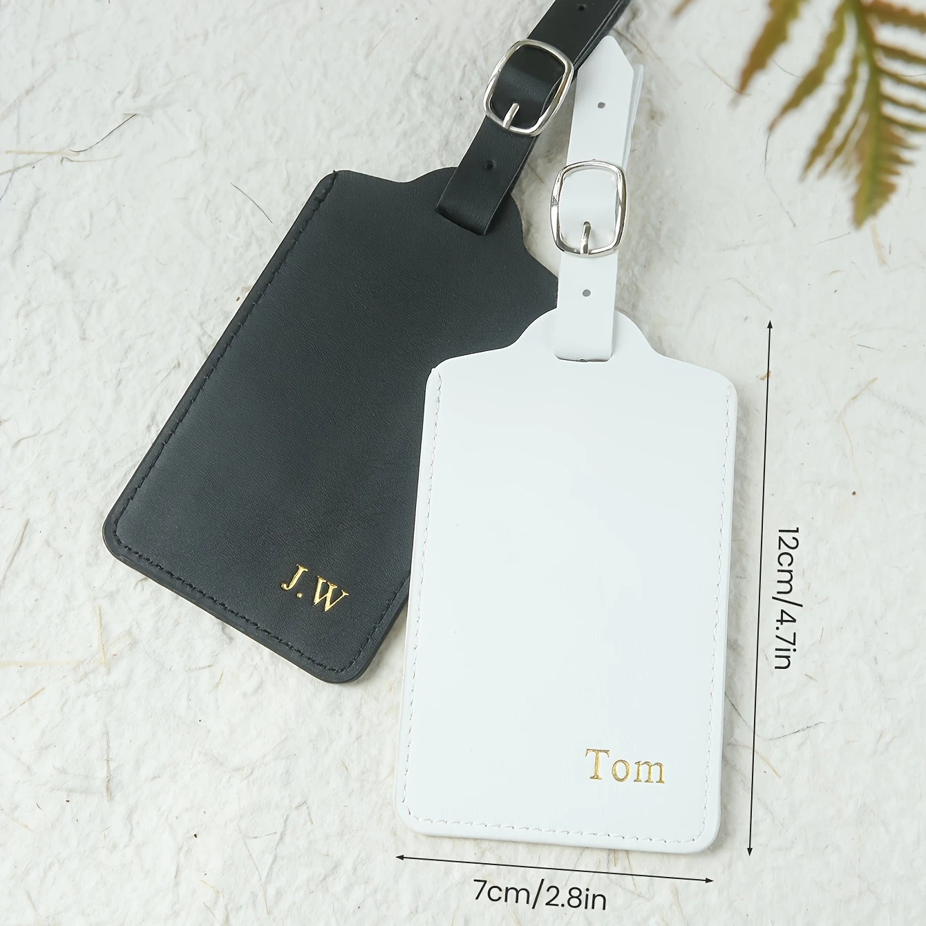 Etichetta per Bagagli Personalizzata con Monogramma Stampato a Caldo, Accessorio Minimalista e Leggero per Valigie in Rosa, Verde e Marrone - immagine 2