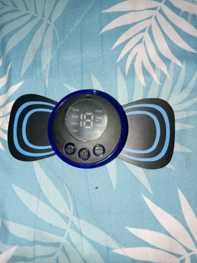 Tragbares EMS Nackenmassagegerät - Muskelstimulator für Nacken- und Rückenschmerzlinderung photo review