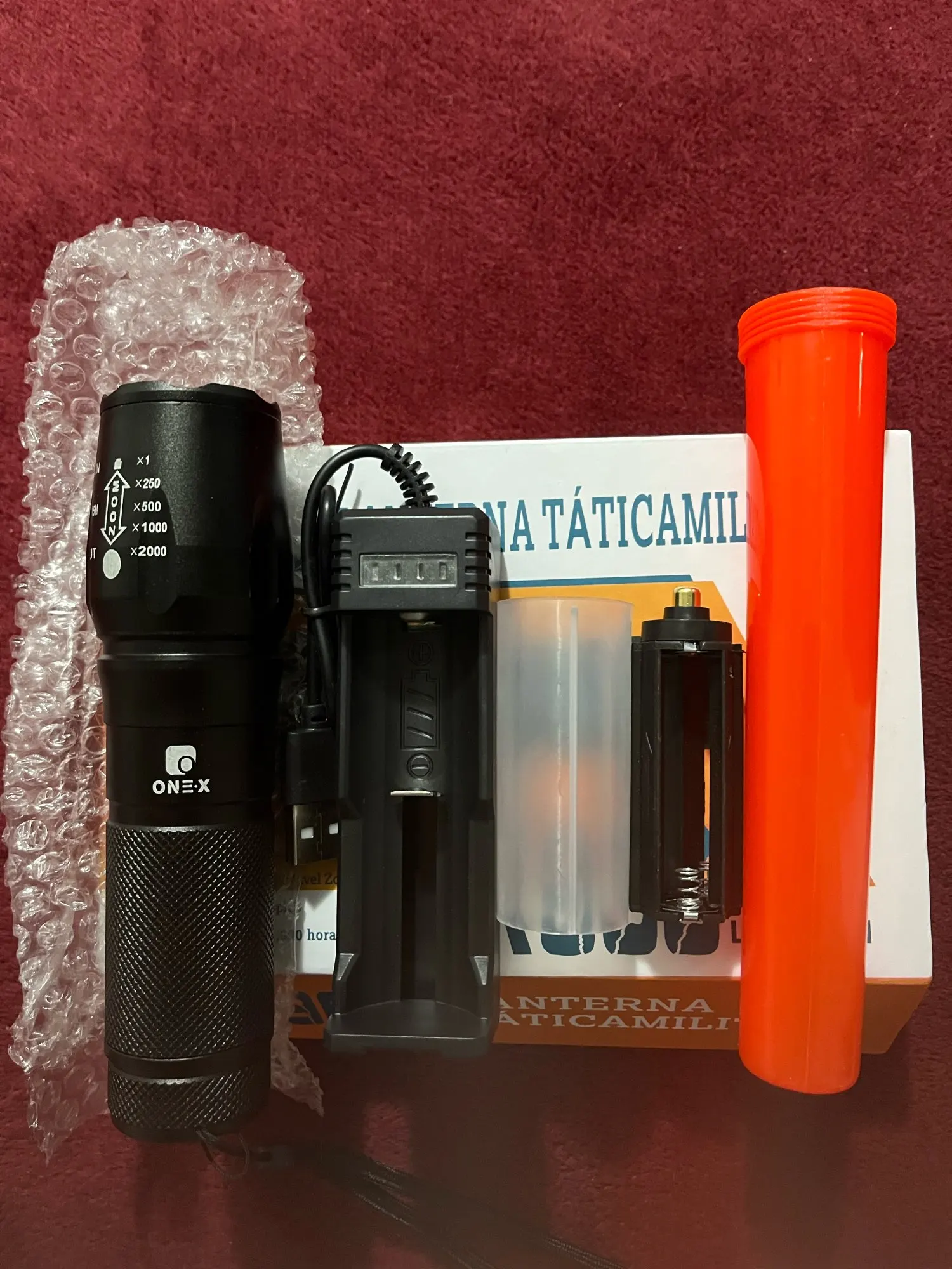 Lanterna Tática Militar X900 Profissional com Zoom Sinalizador Recarregável Luz Camping photo review