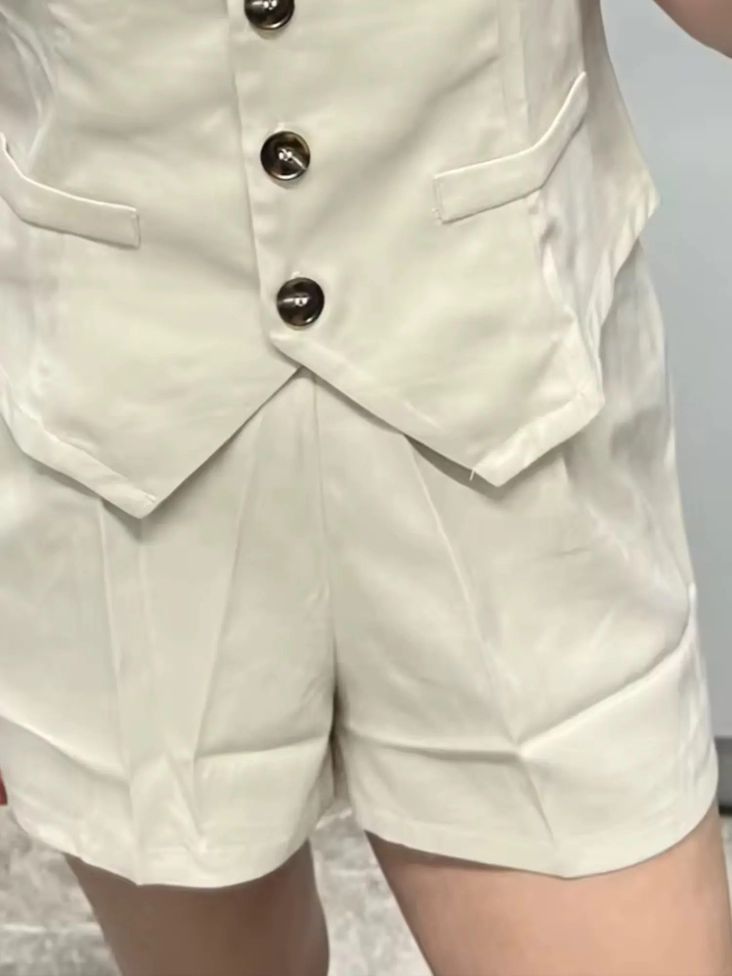 Chic Summer Women's Waistcoat and Shorts Set for Effortless Style photo review