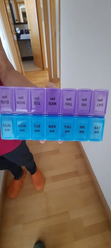 Nueva pastillero de viaje portátil semanal, caja organizadora de 7 días, contenedor de pastillas de 14 rejillas, almacenamiento de tabletas, vitaminas, medicina, aceites de pescado photo review