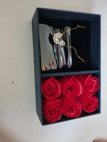 Rose Gift Box Four -leaf Grass Necklace Heart Necklace Cute Four Leaf Clover Necklace Dainty Gold Necklaces Gifts for Mother photo review