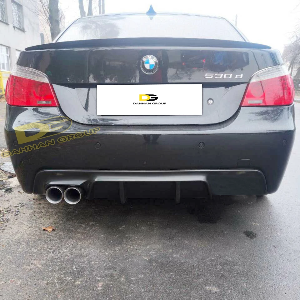 B.M.W 5 serii E60 tylny dyfuzor Splitter spoilera w stylu Vorsteiner pozostawił podwójne wyjścia wydechowe czarny błyszczący plastikowy zestaw M5