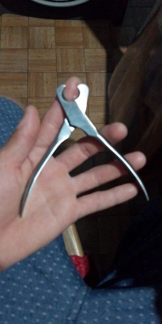Professional Universal Pet Nail Clippers Scissors Tools Cats Dogs Product Moon-shaped Stainless Steel Cutting Edge Effort-saving photo review