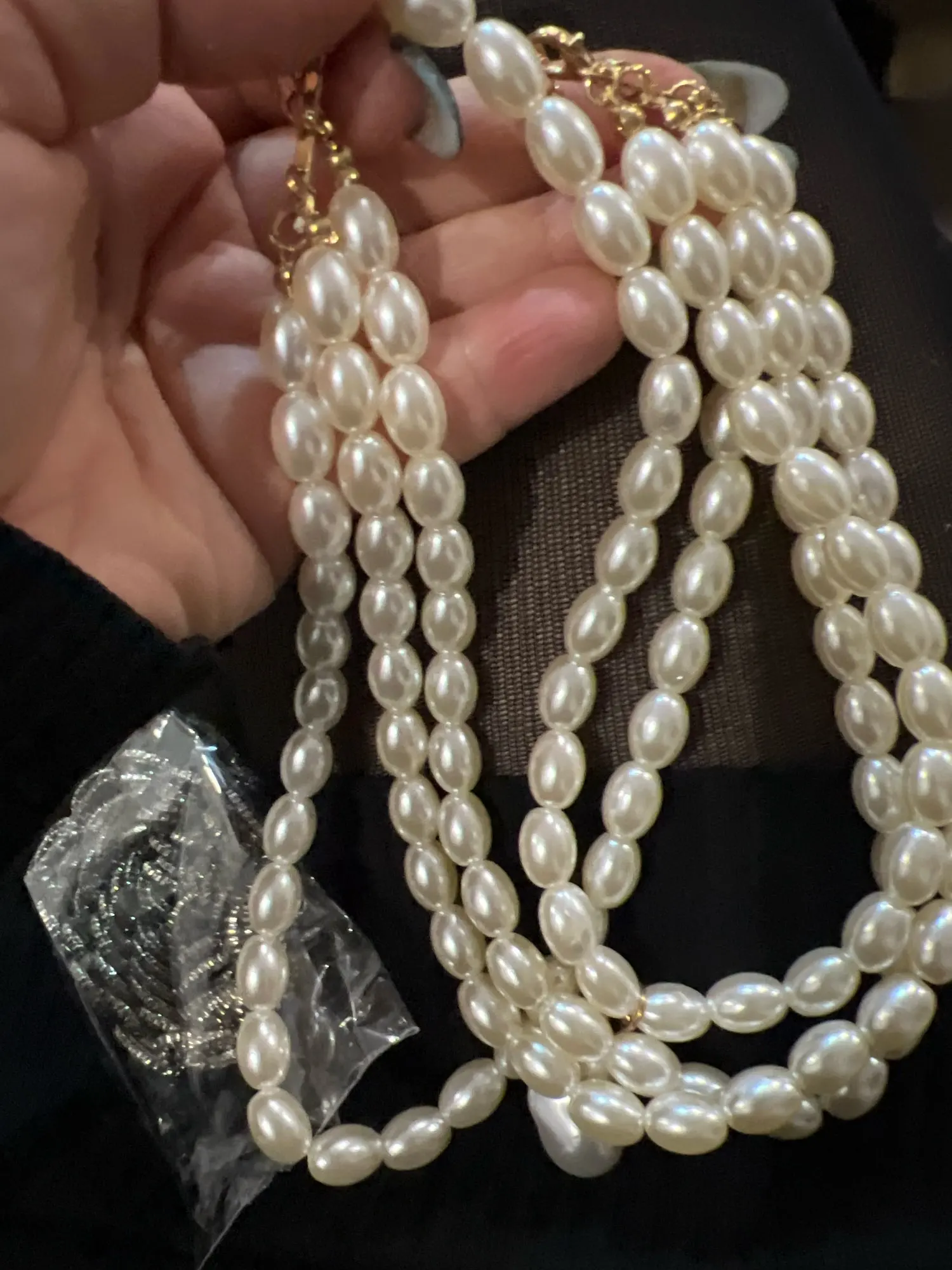 Gorgeous Multilayers Pearl Choker Necklace photo review