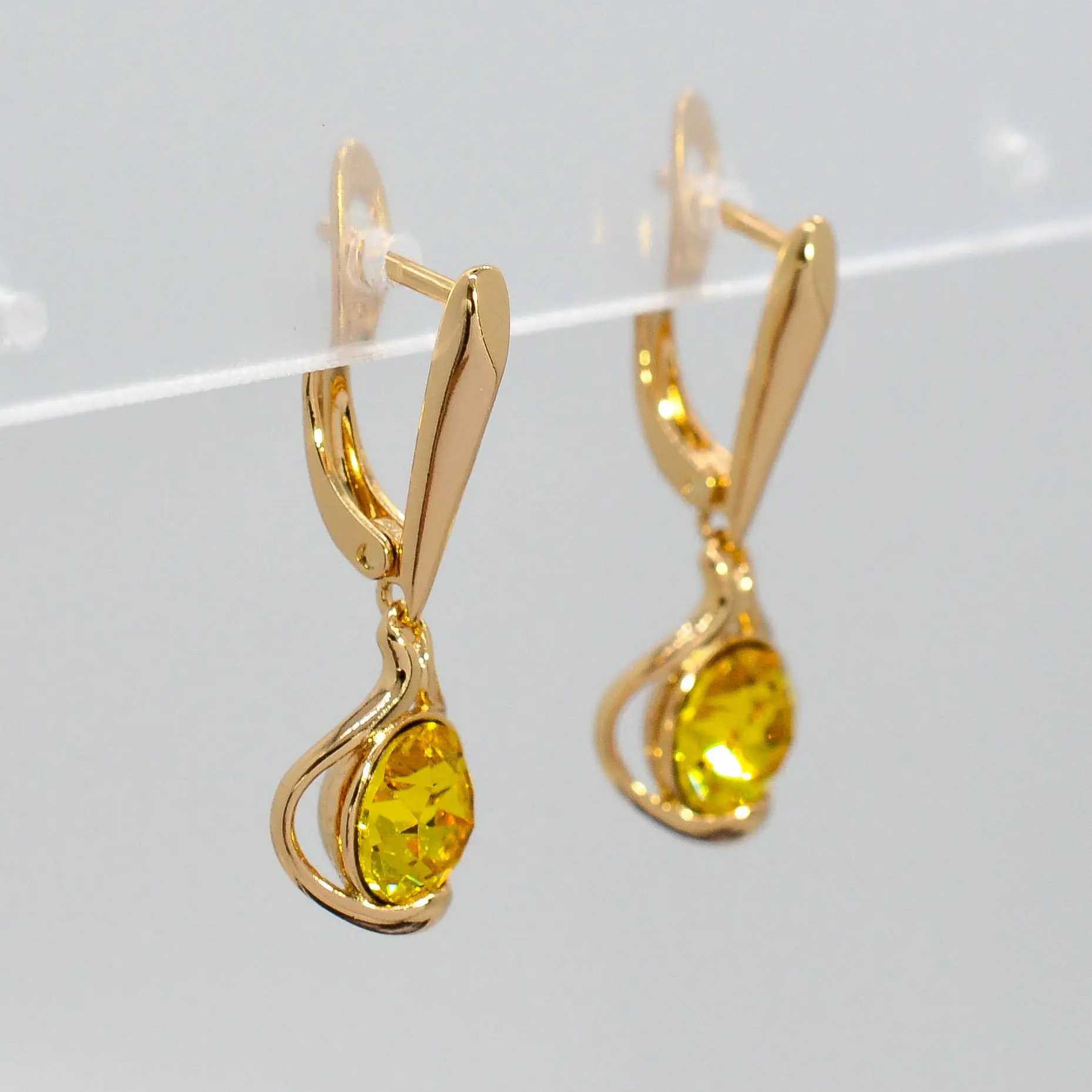 

Charmoment Korean Fashion Jewelry Hanging Earrings Shining Yellow Zircon Polishing Drop Earring Accessories Temperament Party