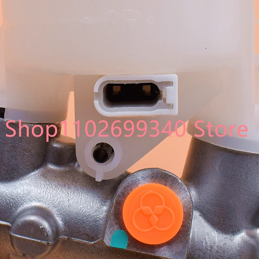 MR370247 High Quality Car Brake Master Cylinder Pump For Mitsubishi Pajero IV 4G93 4G94 1996-2001