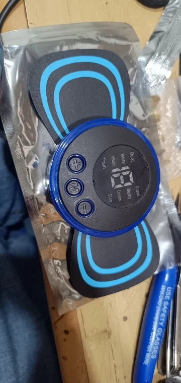 Tragbares EMS Nackenmassagegerät - Muskelstimulator für Nacken- und Rückenschmerzlinderung photo review