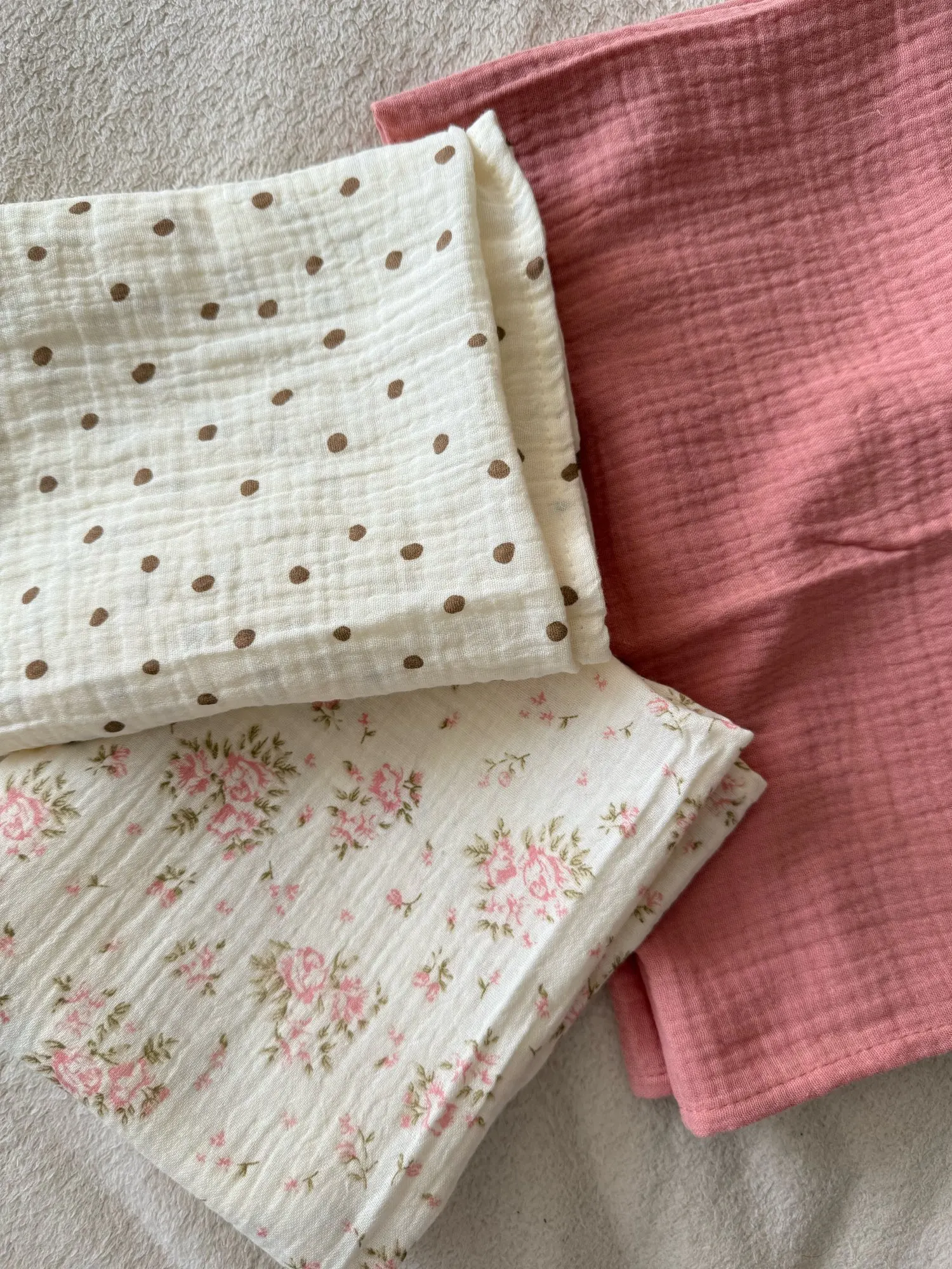 Cotton Swaddle Blanket Baby Blanket Solid Color Floral Print Muslin Diaper Swaddle New Born Crinkle Fabric Born Stroller Cover photo review