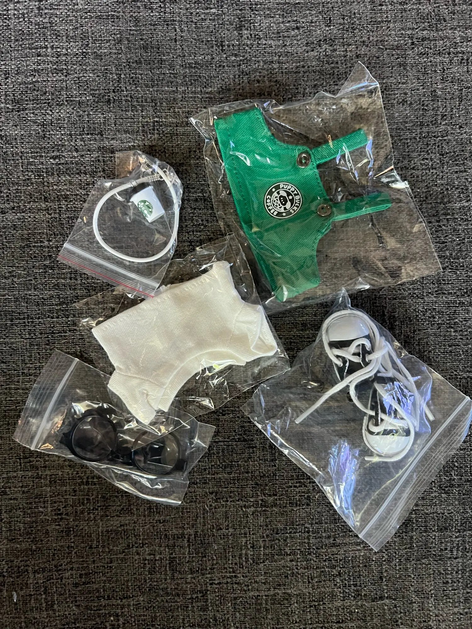 Ensemble Pour Labubu Starbucks