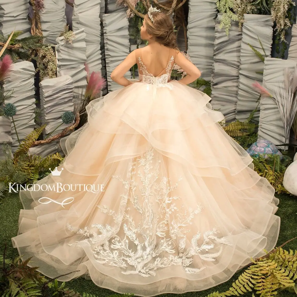 

Vintage 2023 Flower Girl Dresses For Weddings Lace Appliqued Ruffles Sleeveless Kids Communion Dresses Birthday Photoshoot Gowns