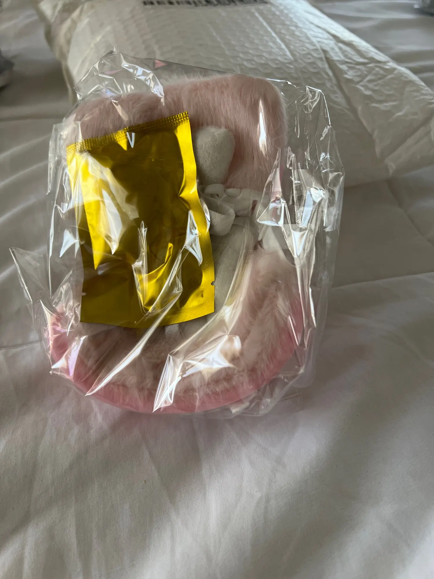 Labubu Doll Accessories: 15/17CM Car Safety Seat Air Vent Aromatherapy Decor photo review