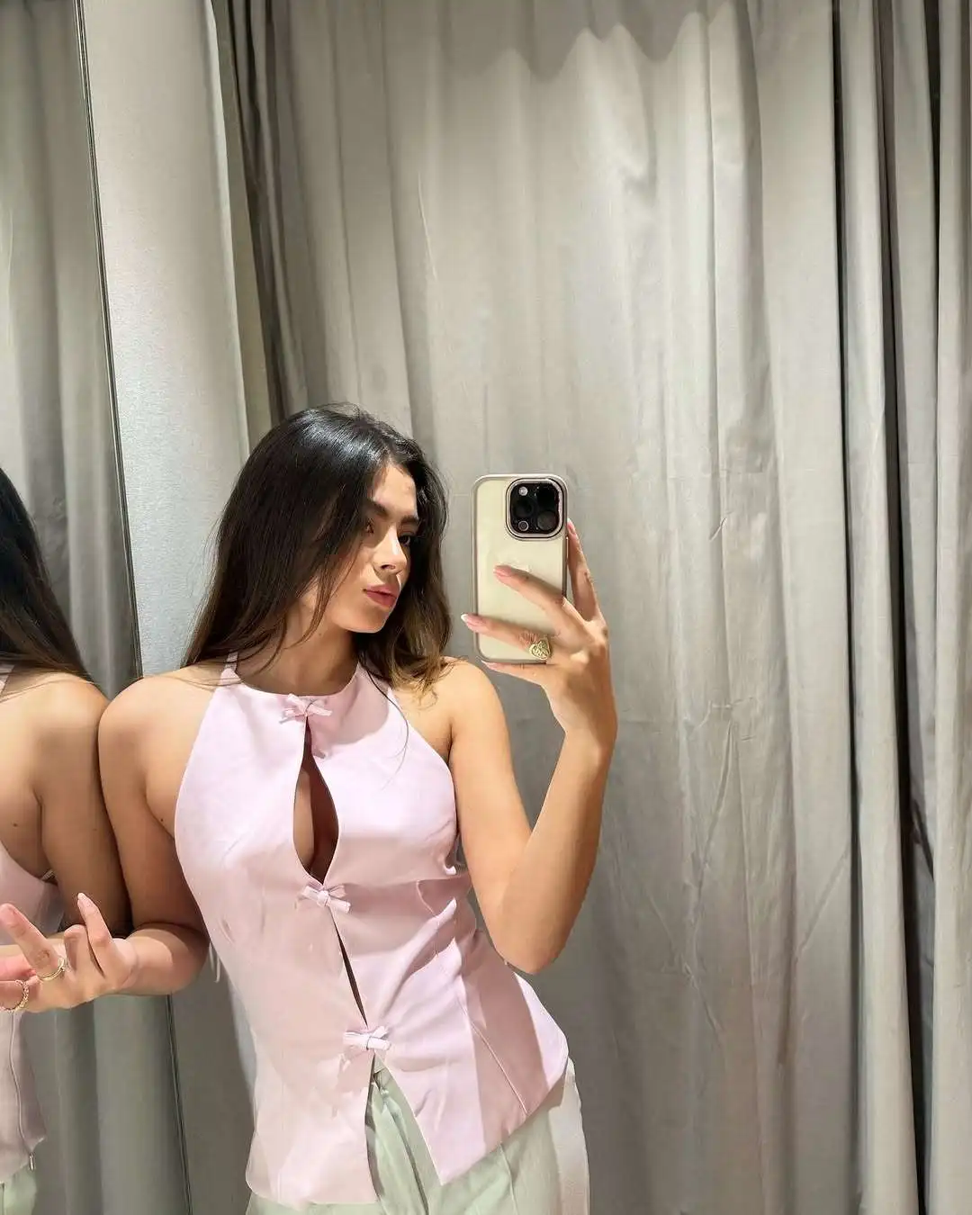 Elegant Bow Backless Halter Tank Top for Modern Women photo review