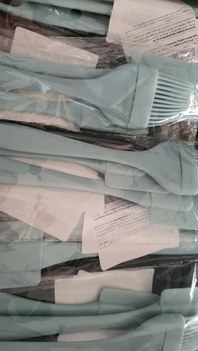 3Pcs Cream Scraper DIY Bread Cake Butter Spatula Mixer Oil Brushs Kitchen Baking Tools Silicone Spatula Non-stick Kitchen photo review