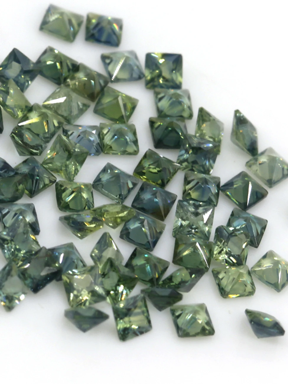 

Wholesale Natural Green Sapphire Square Cut 1.5X1.5mm Loose Gemstone Ring Necklace Jewelry Earrings For Women Keychain