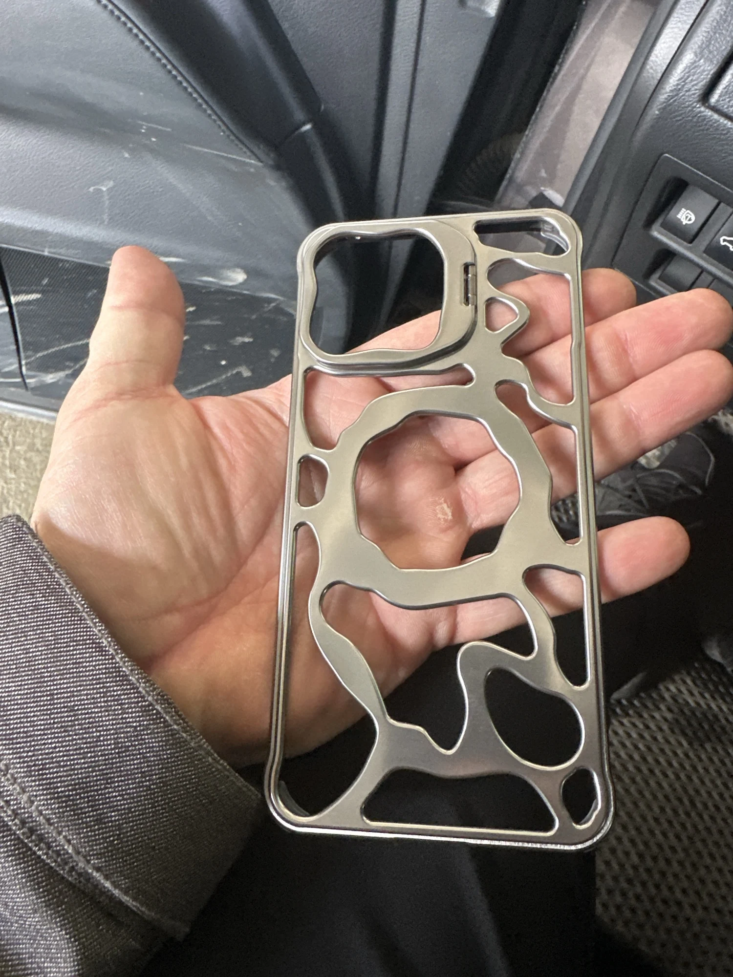 Magnetic Kickstand Metal Frameless Phone Case for Iphone 15 16 Pro Max/16/15 Pro photo review