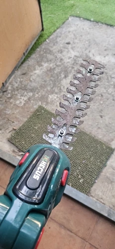 Gisam 2 in 1 Electric Hedge Trimmer 20000rpm Handheld Household Lawn Mower Garden Scissors Power Tool For Makita 18V Battery Pin photo review