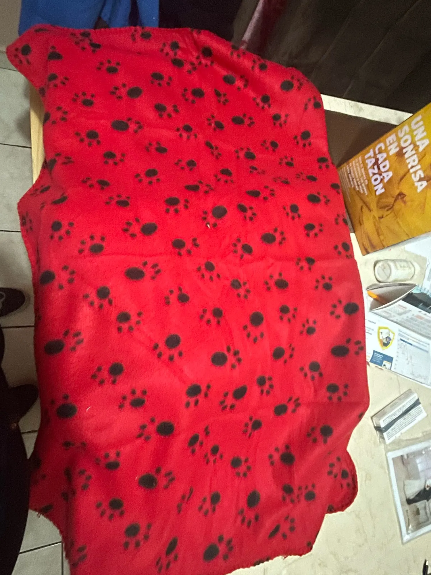 Paw Prints Cozy Blanket: Soft and Warm Mat for Small to Large Dogs and Cats, Perfect for Pugs photo review