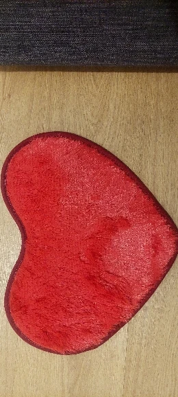 30x40cm Small Size Heart Shaped Fluffy Rug photo review
