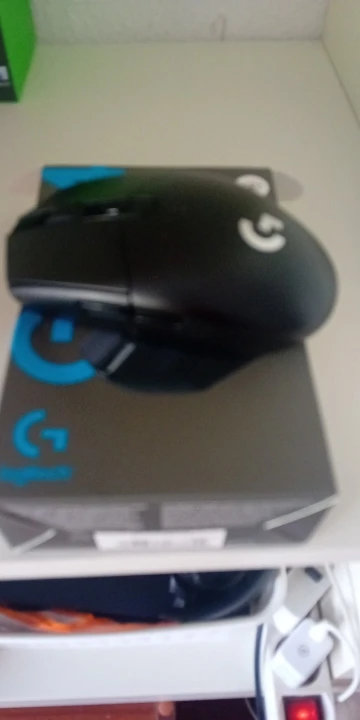 Logitech G304 Lightspeed Wireless Mouse 12K DPI 6 Buttons photo review