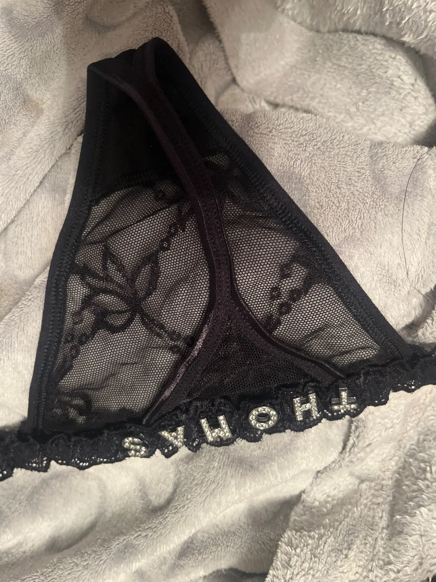 CrystalCharm – Personalisiertes Spitzen-Tanga-Set für heiße Momente photo review