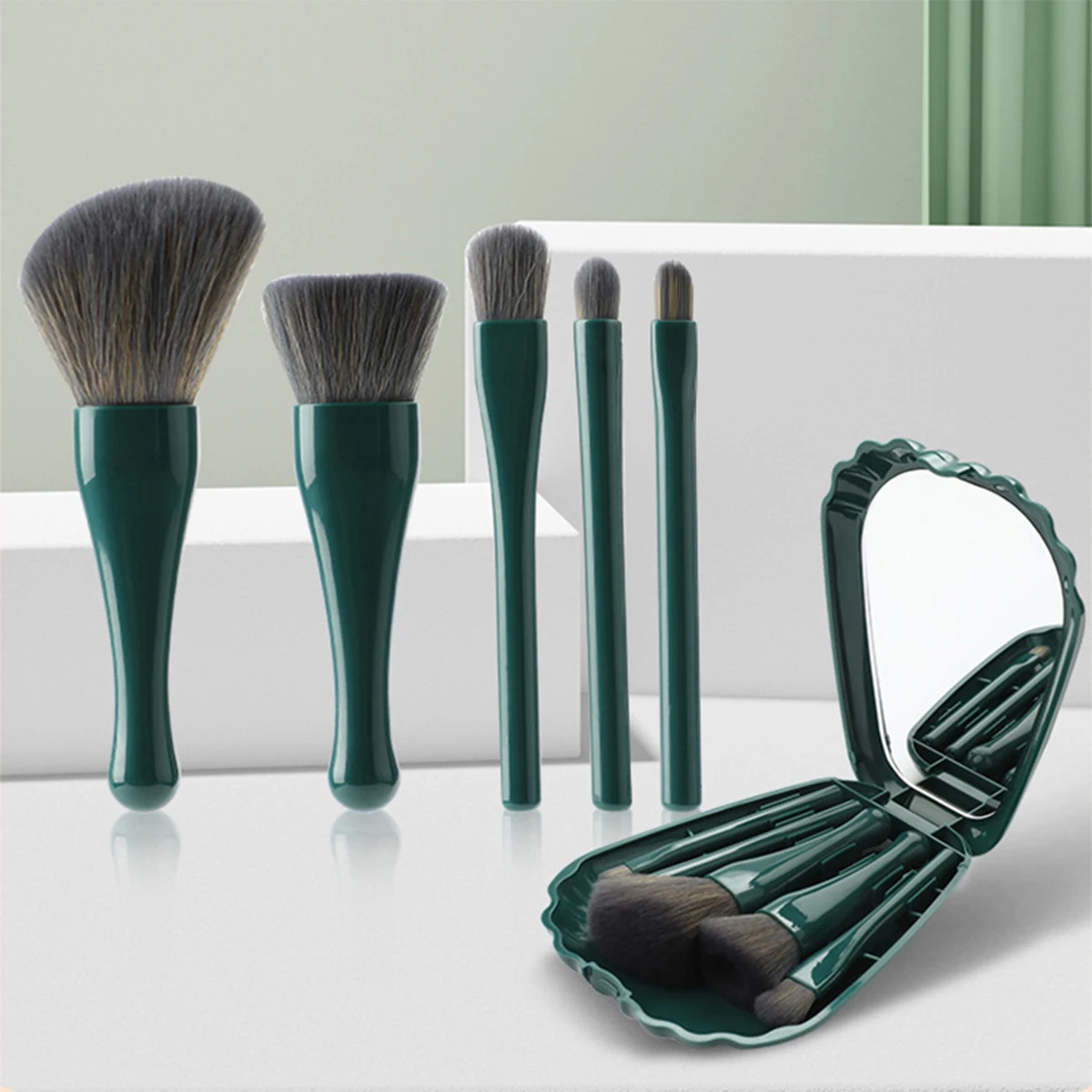 Description Picture 4 of itemTravel Makeup Brush Set, 5PCS Makeup Brushes and a Shell Portable Makeup Brush Case with Mirror, Face Eyeshadow Brushes for Foun